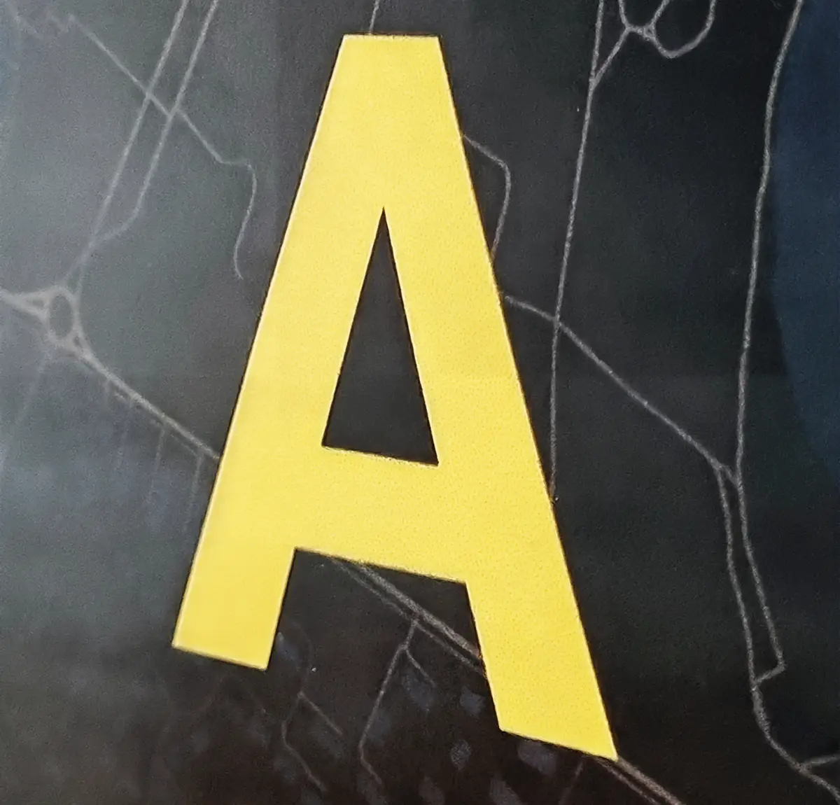 Poster en intérieur 6 – Format : Vertical 80x120 cm - Support : Papier couché blanc mat 150g - Impression : Quadri recto couleurs